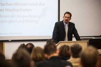 Dr. Jörg Dötsch, Oberassistent an der Fakultät für Internationale Beziehungen der AUB