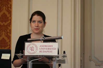 Dr. Dóra Frey, Wissenschaftliche Assistentin an der Fakultät für Vergleichende Staats- und Rechtswissenschaften