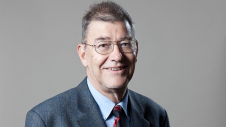 Prof. Dr. András Masát ist und bleibt Rektor an der AUB
